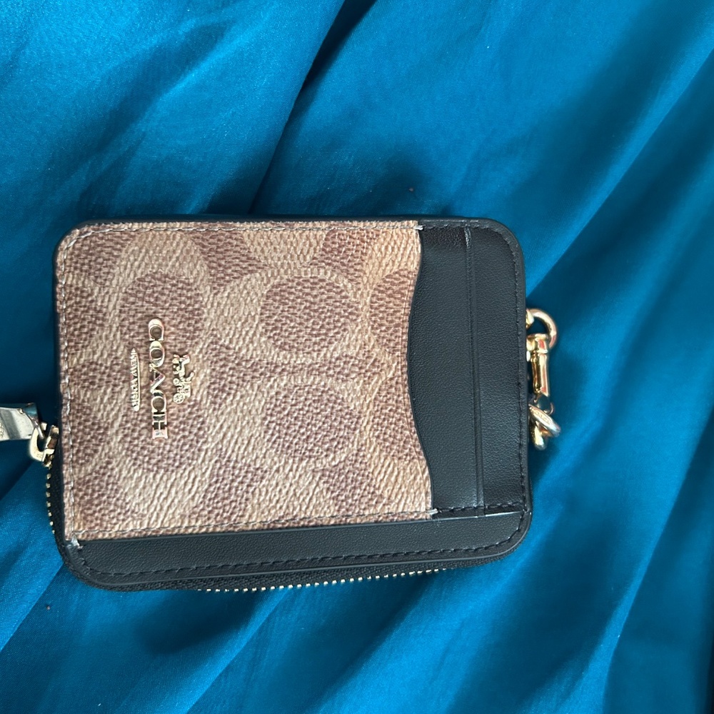 Coach Wallet - Picture 8 of 8